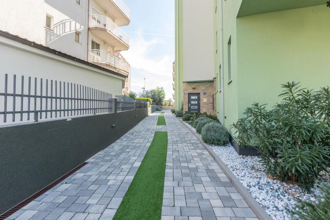 Appartamento Apartman Lukiana*** Spalato Esterno foto